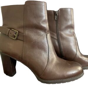 Ralph Lauren 100% leather Cabrey zip ankle boots. 3” block heel, size 8